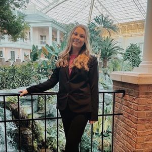 Meet your Posher, Karlee